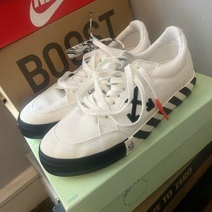 Off-White Canvas
